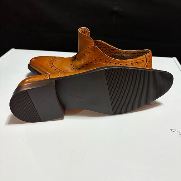 Men’s dress shoes in NEW condition - Picture 2 of 4